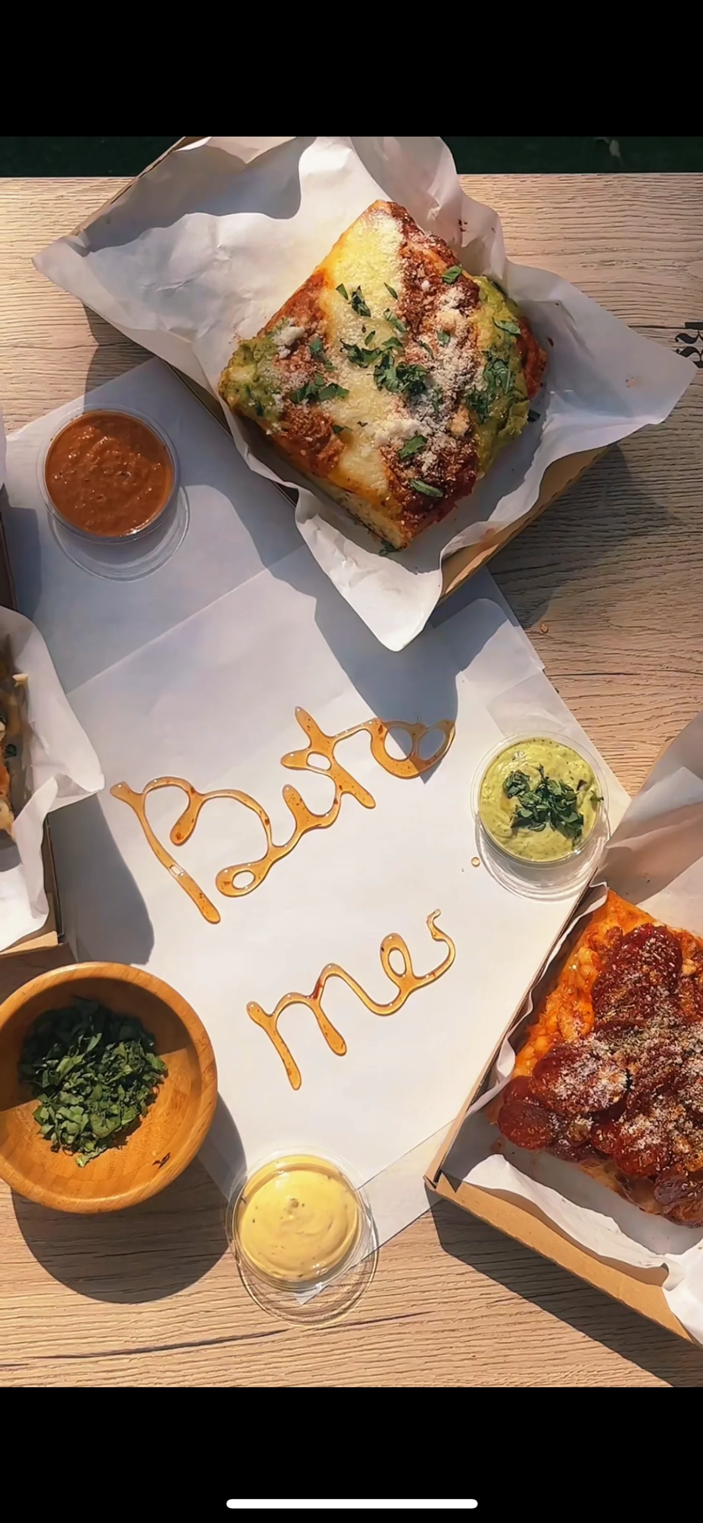 Pizza Yolo — Boxes