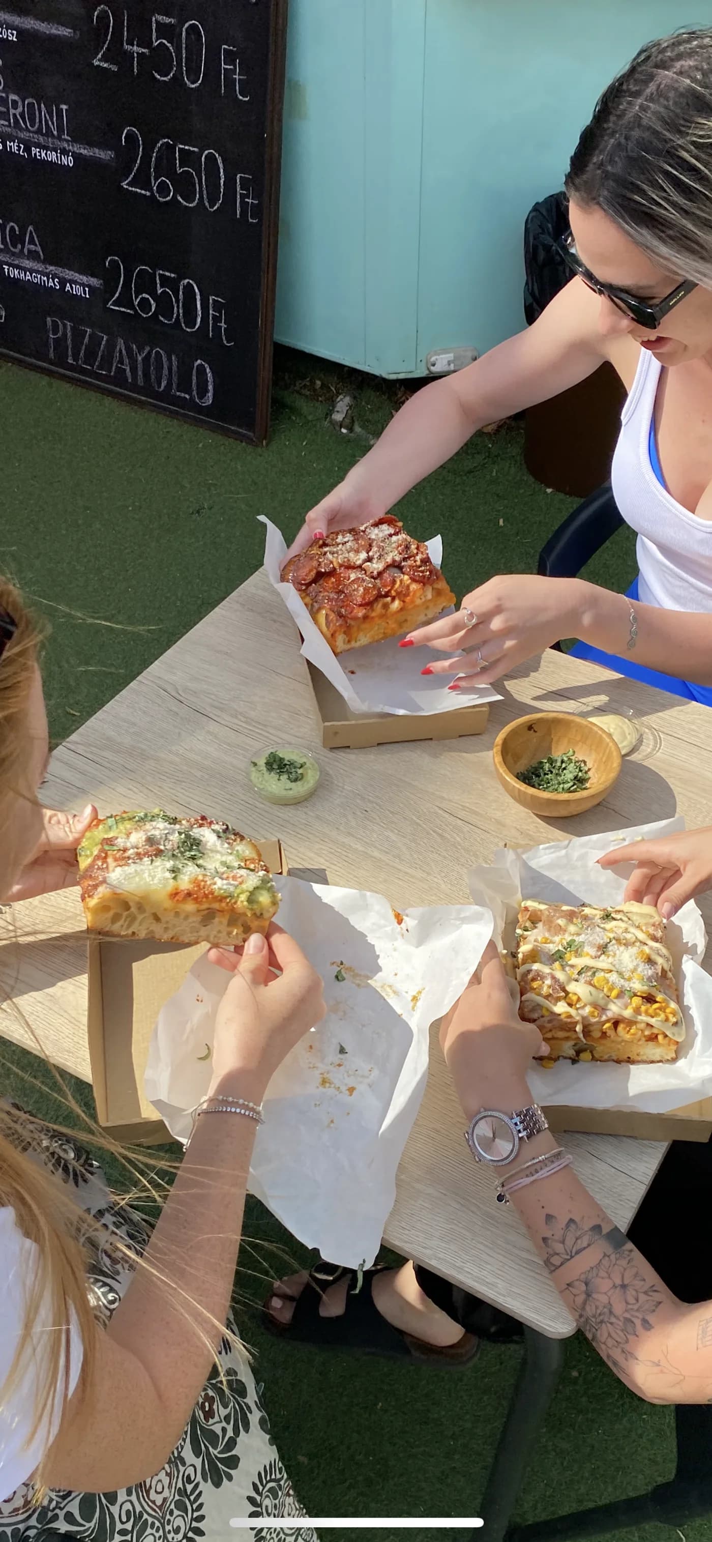 Pizza Yolo — Friends